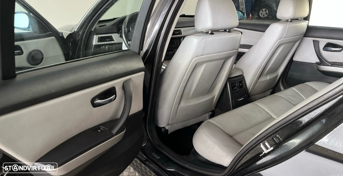 BMW 320 d Exclusive - 11