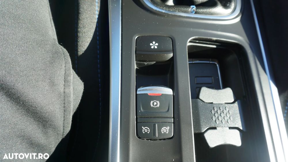 Renault Megane ENERGY TCe 130 GT LINE - 27