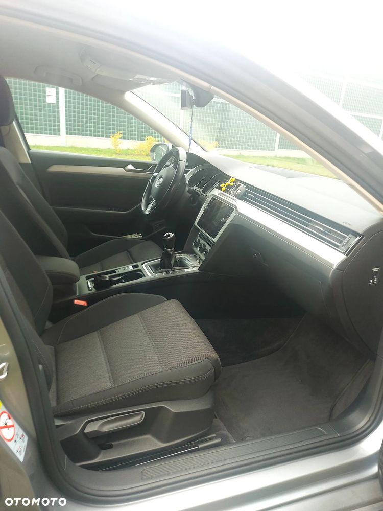 Volkswagen Passat - 5