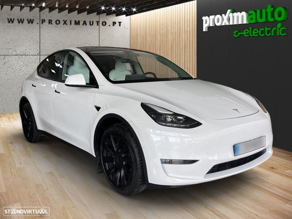 Tesla Model Y Long Range Dual Motor AWD - 14
