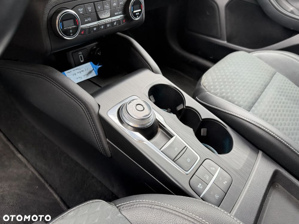 Ford Focus 2.0 EcoBlue Titanium Business - 11