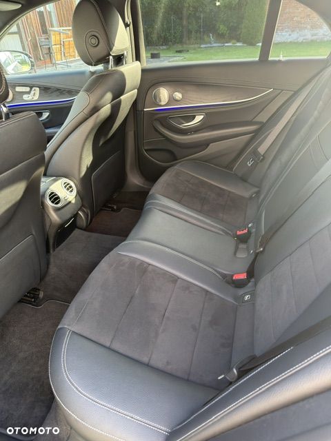 Mercedes-Benz Klasa E 220 d 4-Matic 9G-TRONIC - 15