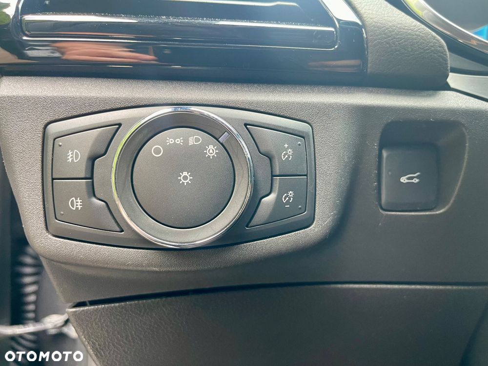 Ford Mondeo SW 2.0 Hybrid ST-Line Plus - 28