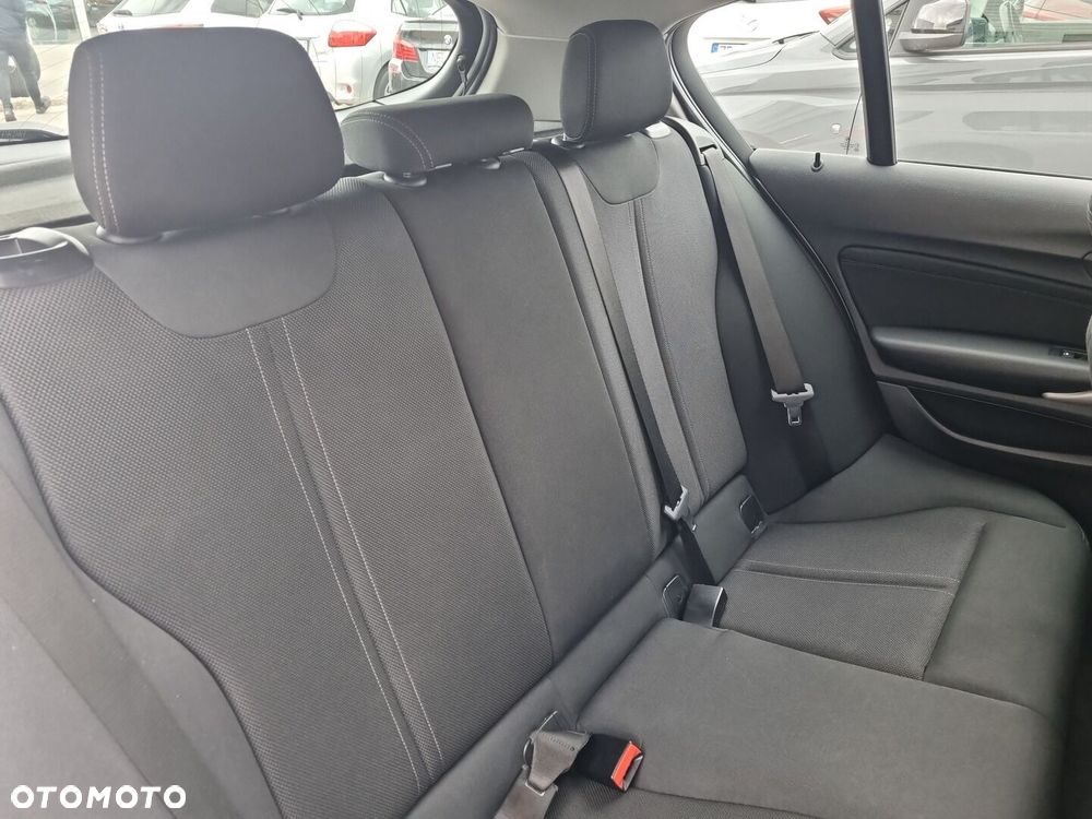 BMW Seria 1 118i - 12