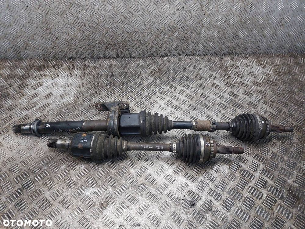 PÓŁOŚ LEWY PRZÓD + PRAWY PRZÓD 5B TOYOTA AVENSIS T25 2.0 D4D - 1