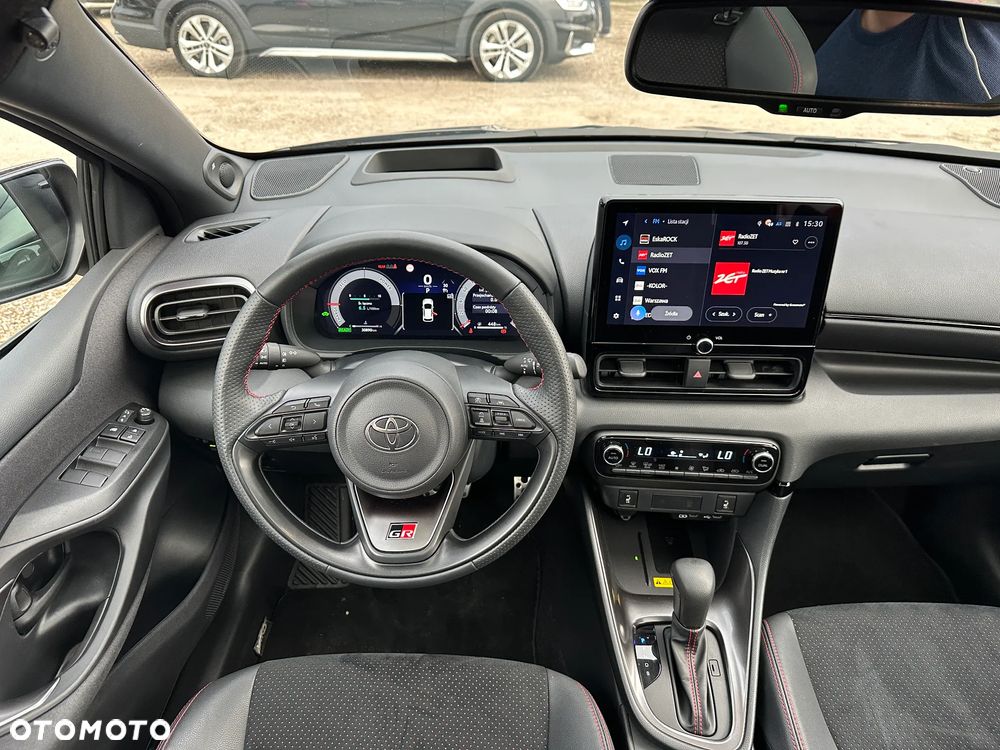 Toyota Yaris Hybrid 1.5 GR Sport - 16