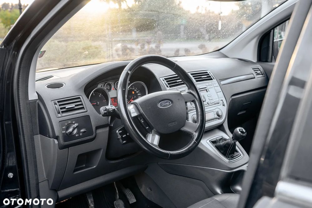 Ford Kuga 2.0 TDCi 4x4 Titanium - 17