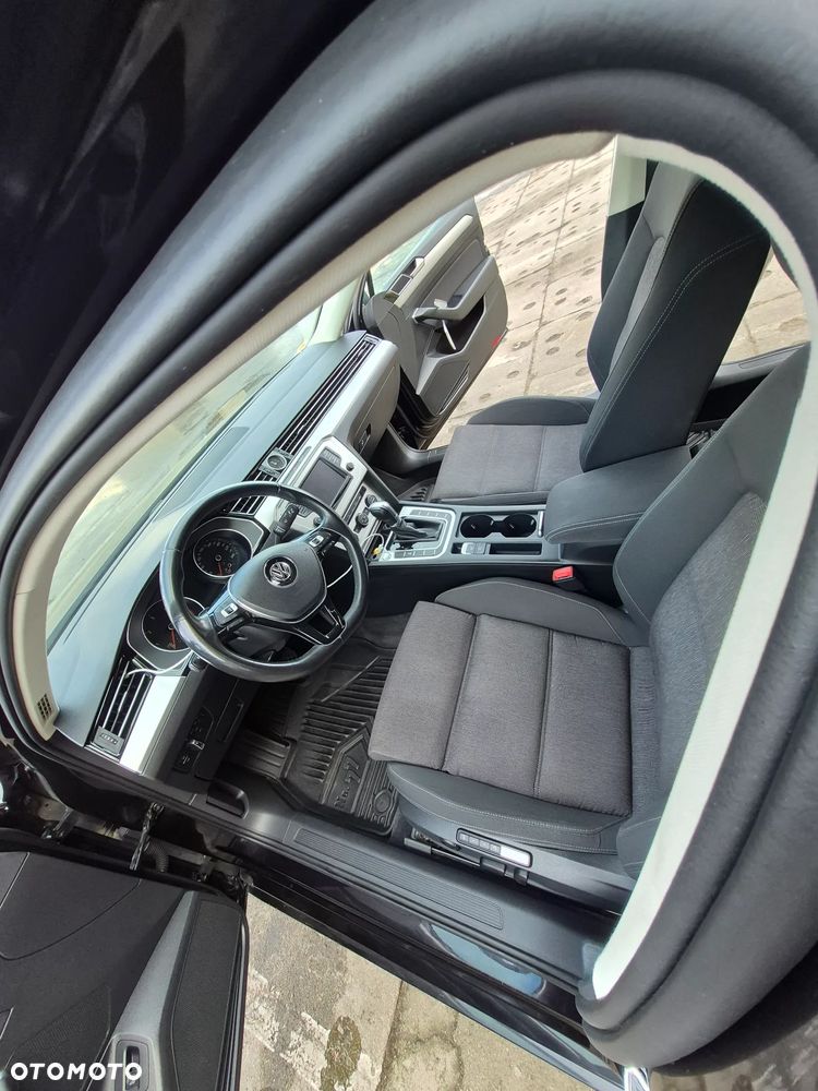Volkswagen Passat - 16