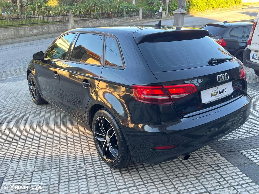 Audi A3 Sportback 1.6 TDI S tronic design - 5