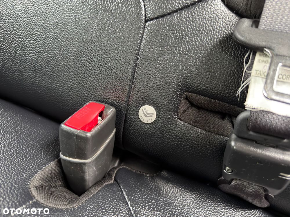 Mitsubishi Outlander Instyle NAVI + - 36
