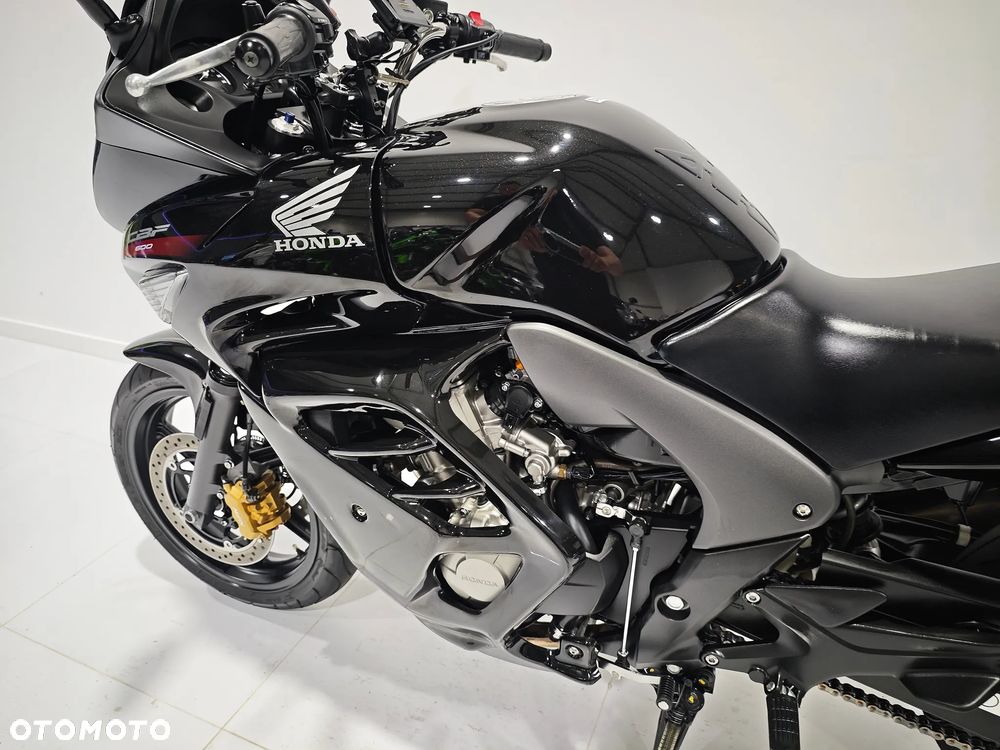 Honda CBF - 11