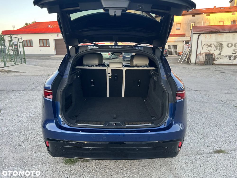 Jaguar F-Pace P250 AWD S - 25