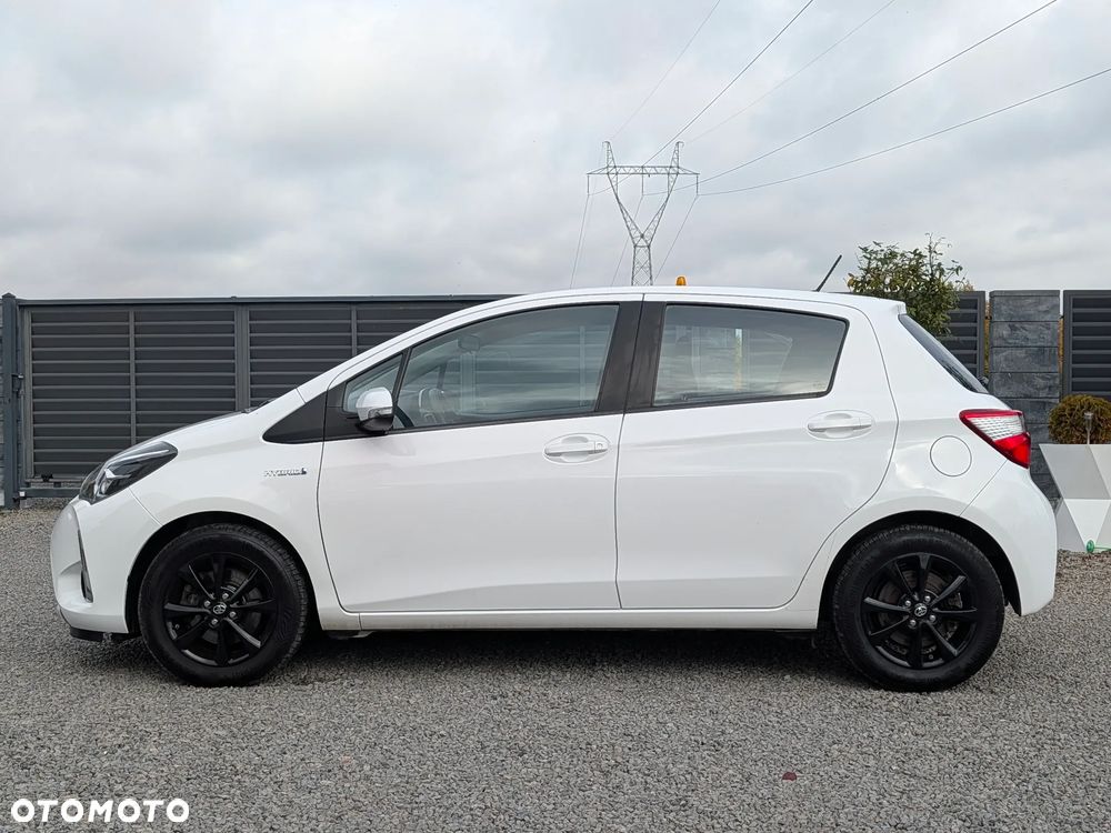 Toyota Yaris Hybrid 100 Premium - 3