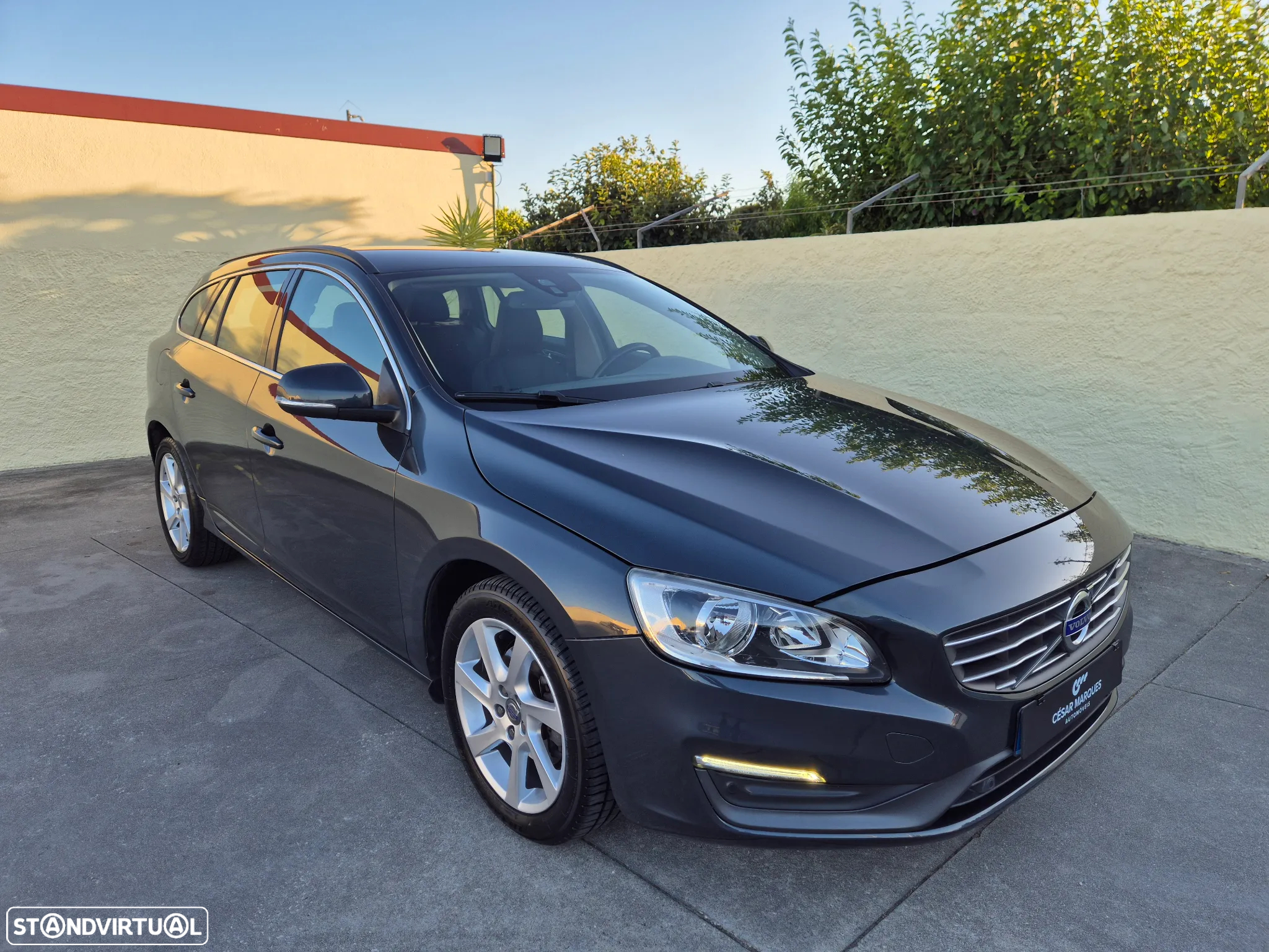 Volvo V60 1.6 D2 Momentum Eco Powershift - 11