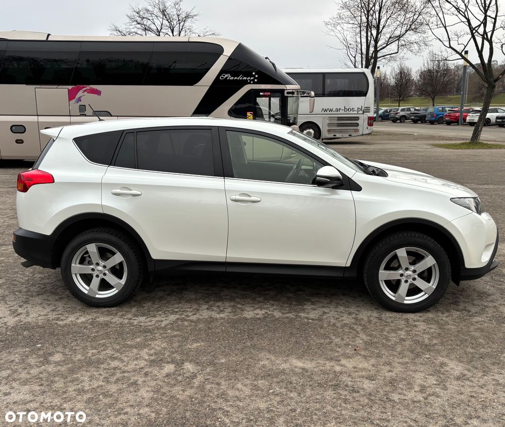 Toyota RAV4 2.2 D-4D Premium - 4