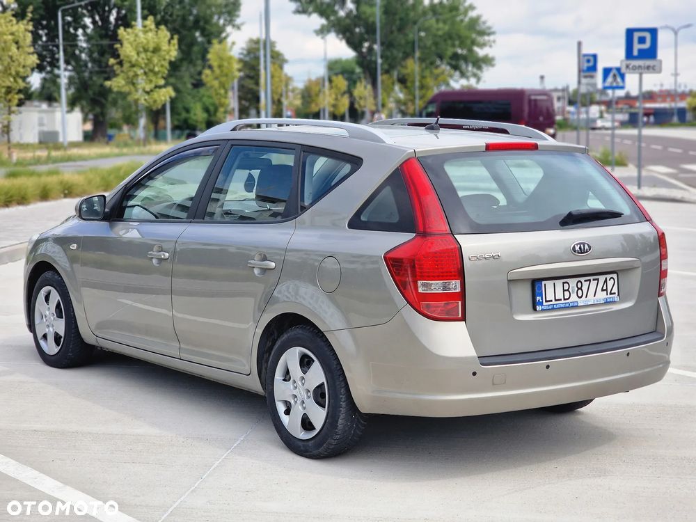 Kia Ceed 1.4 Comfort + - 6