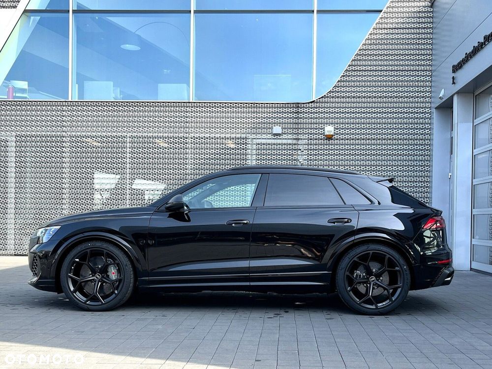 Audi RS Q8 - 10