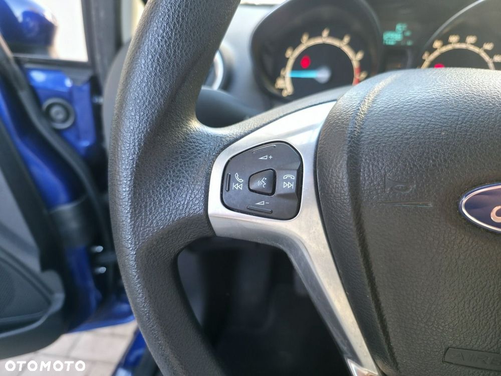 Ford Fiesta - 24