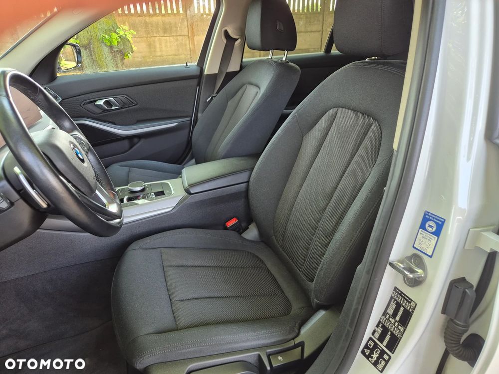 BMW Seria 3 320d xDrive Sport Line Shadow - 7