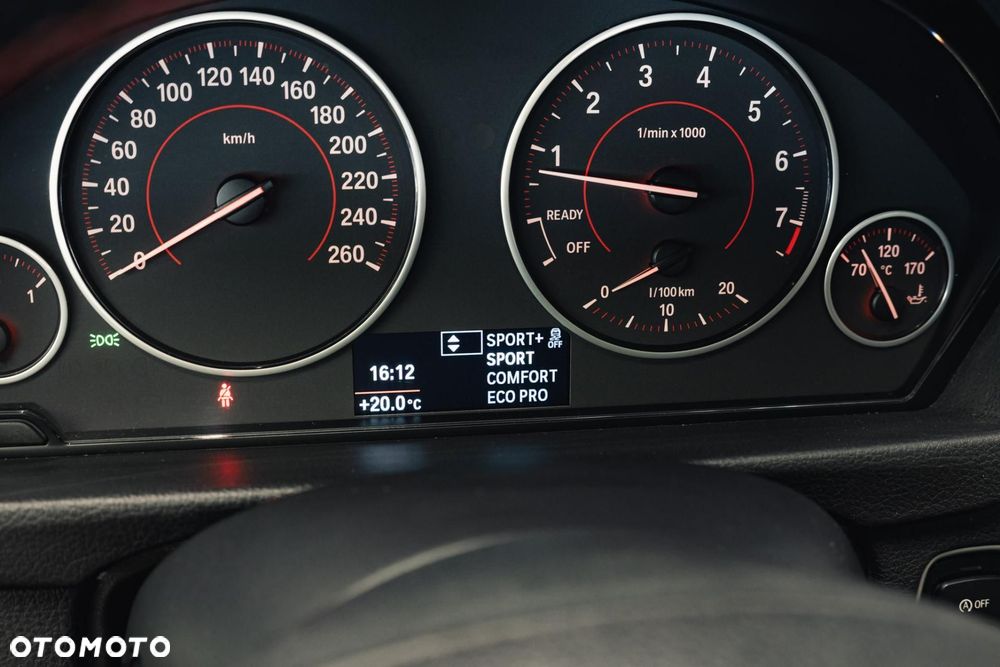 BMW 3GT 320i xDrive Sport Line - 29