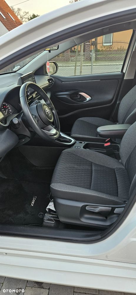 Toyota Yaris - 10