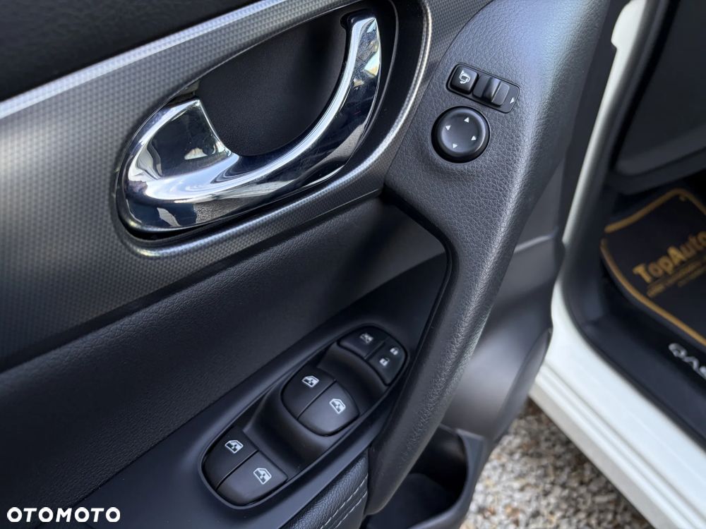 Nissan Qashqai 1.3 DIG-T N-Connecta DCT - 32