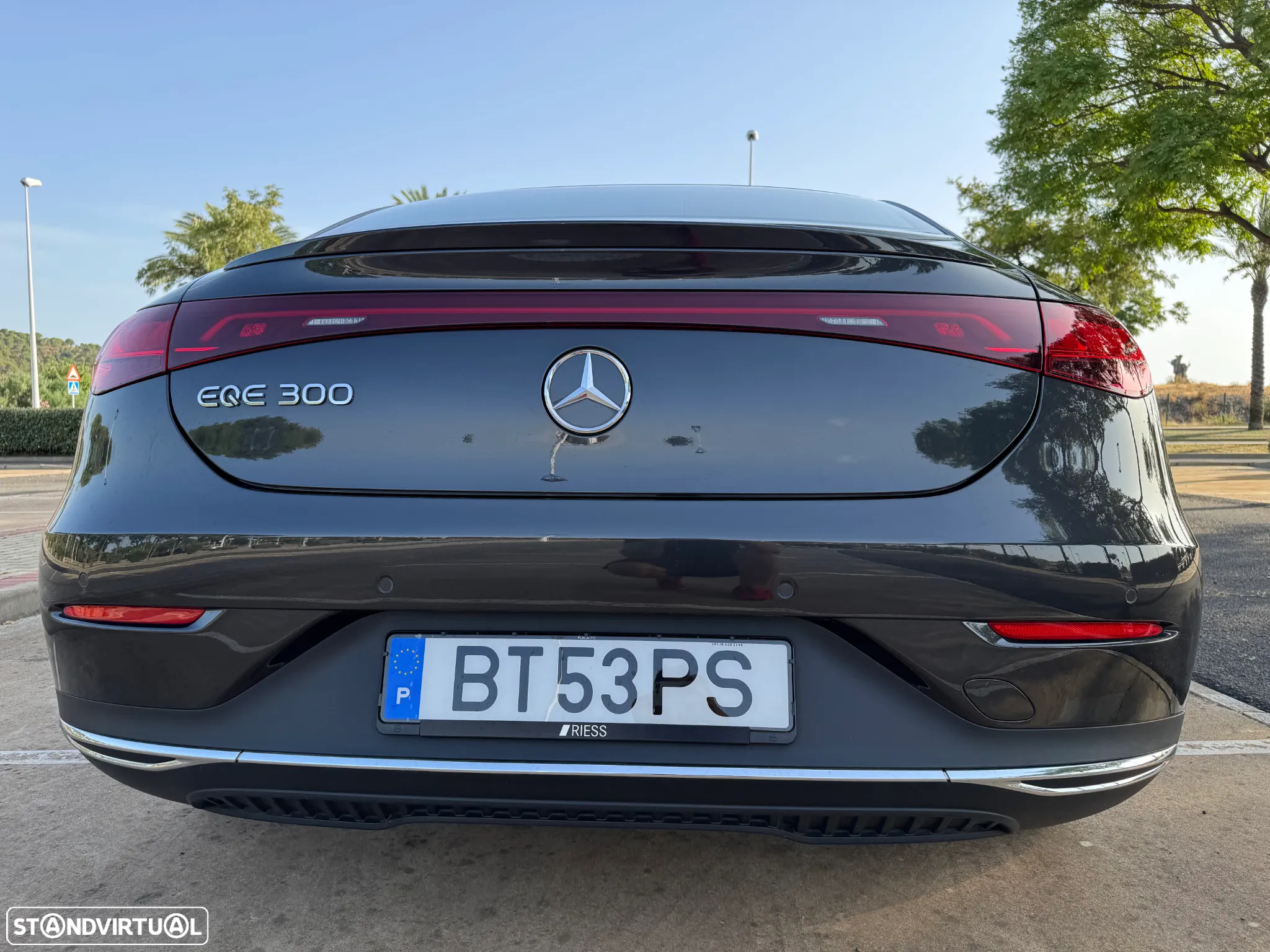 Mercedes-Benz EQE 300 Edition Electric Art - 11