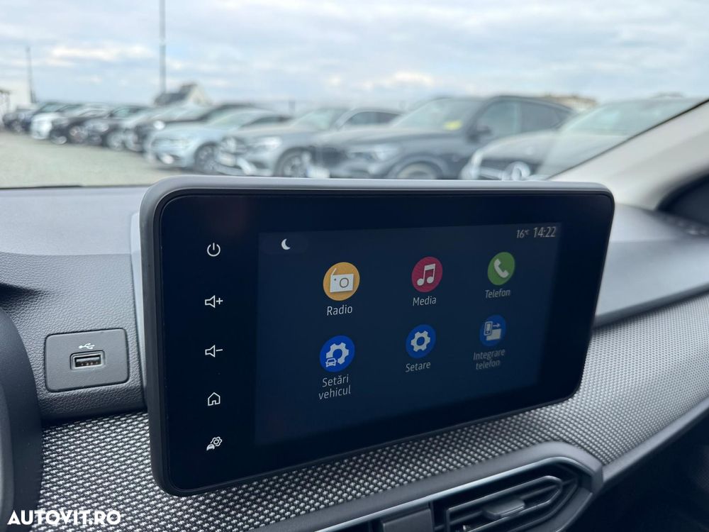 Dacia Logan TCe 90 Essential - 29