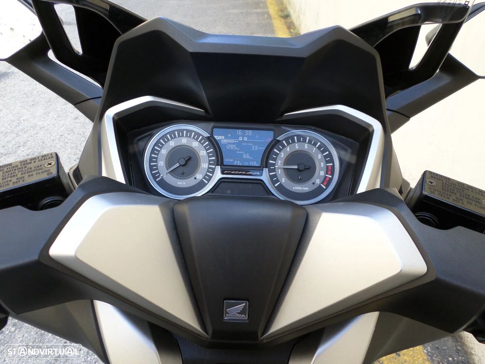 Honda Forza 300 - 3