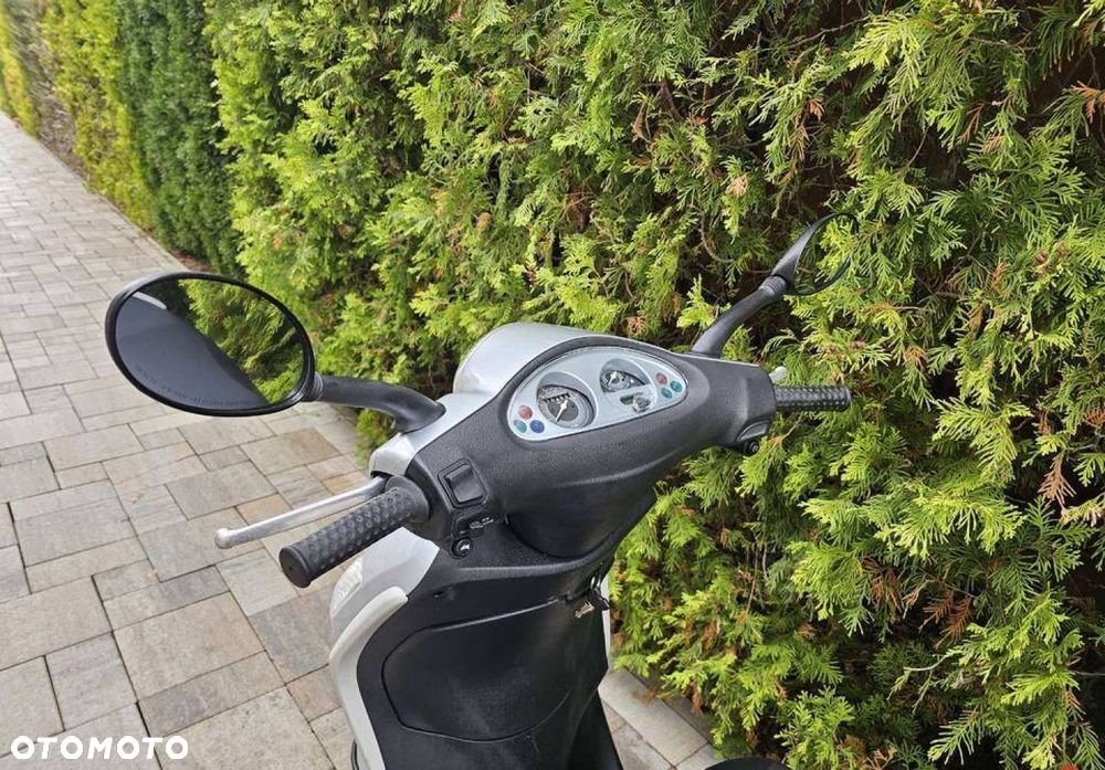 Piaggio FLY - 10