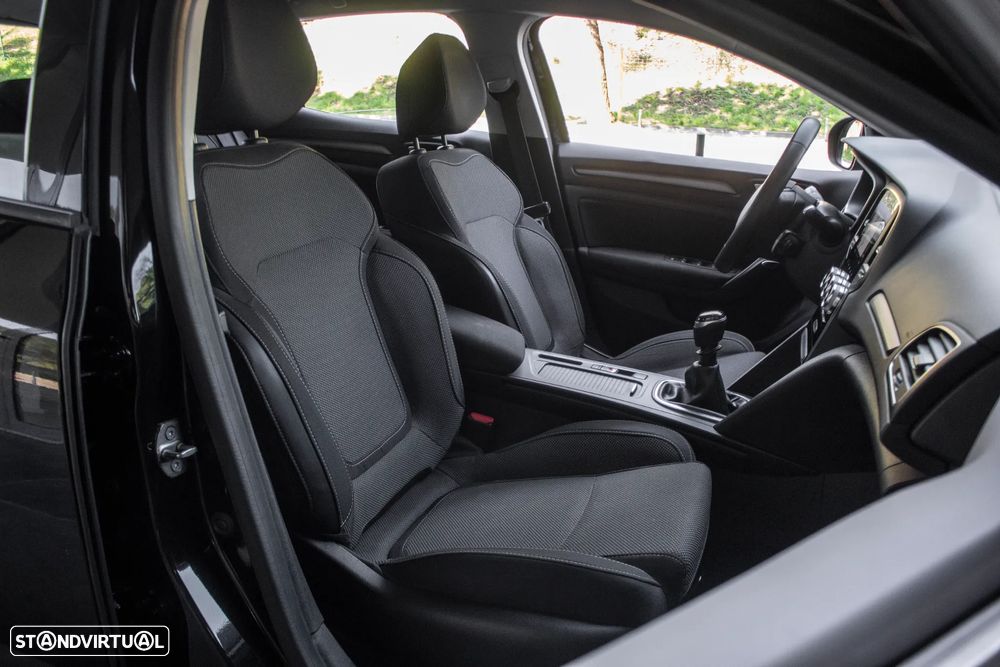 Renault Mégane 1.5 Blue dCi Intens - 27