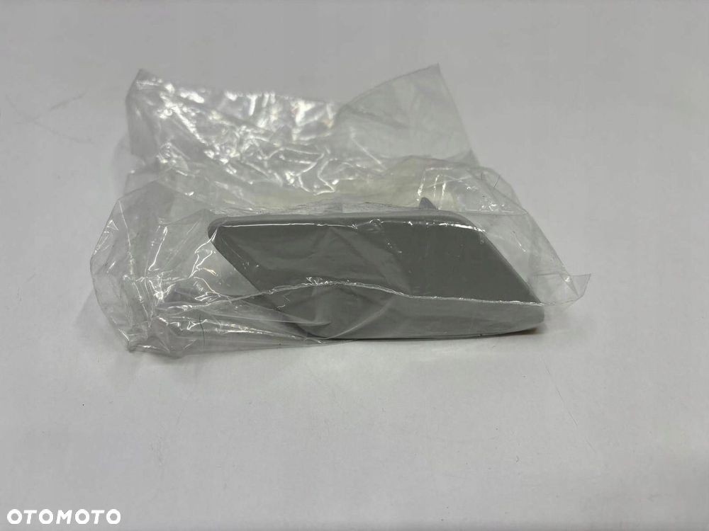 Volkswagen VW Touran 5TA Zaślepka spryskiwacza lampy prawej przód 5TA807938 - 1