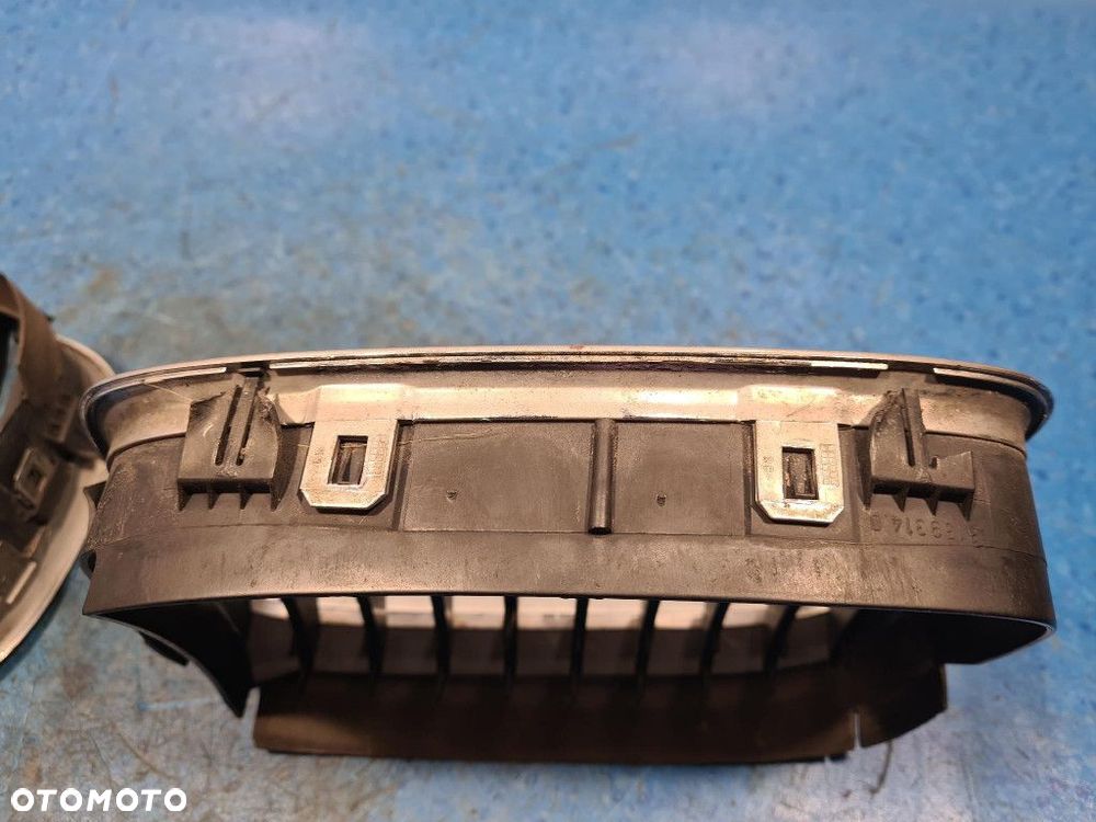 BMW 5 E39  ATRAPA / GRILL - 10
