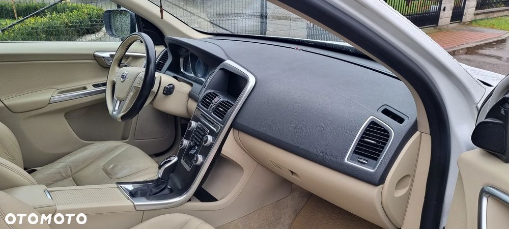 Volvo XC 60 D4 AWD Summum - 10