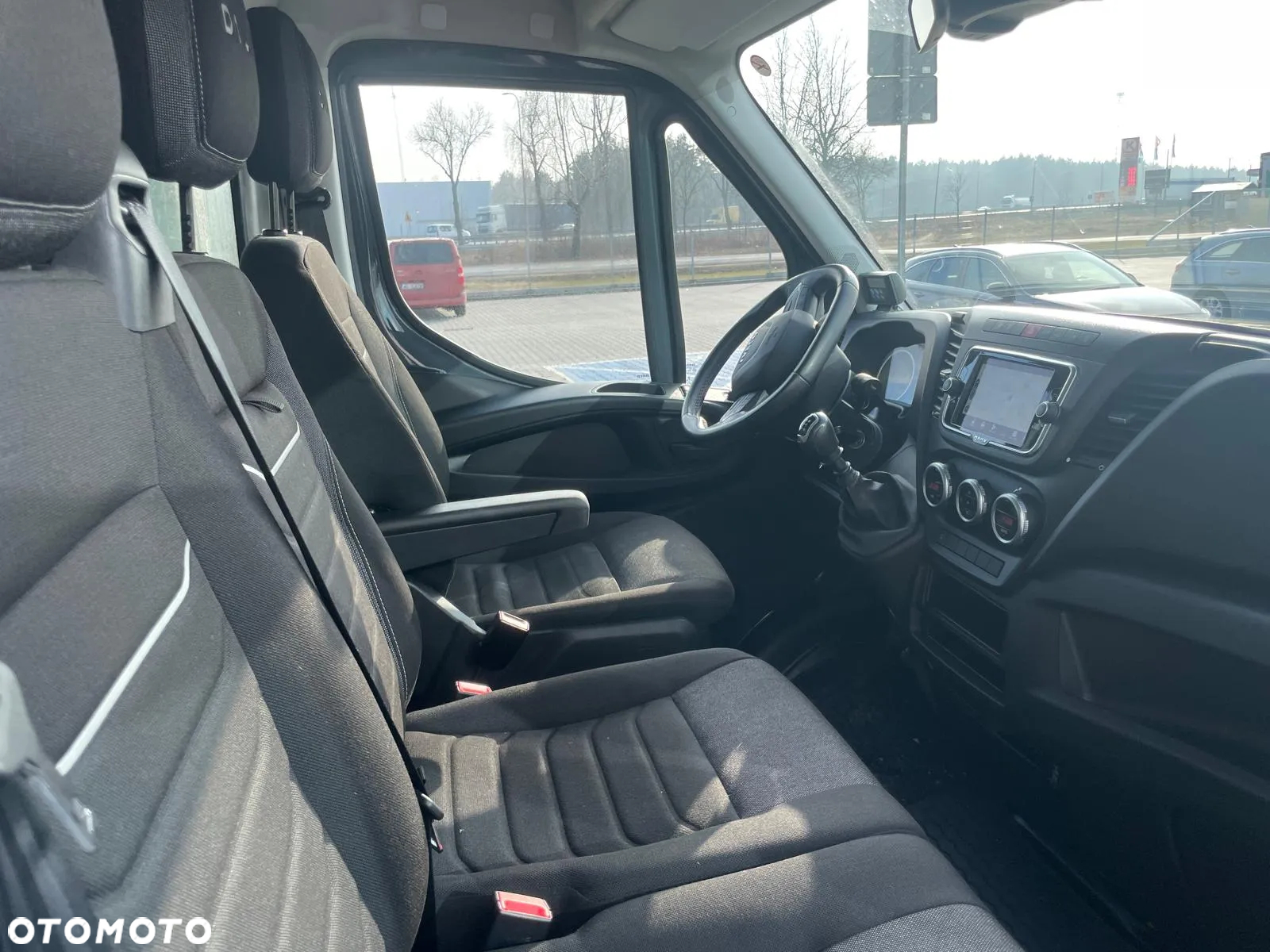 Iveco 50C18 Izoterma z Windą - 10