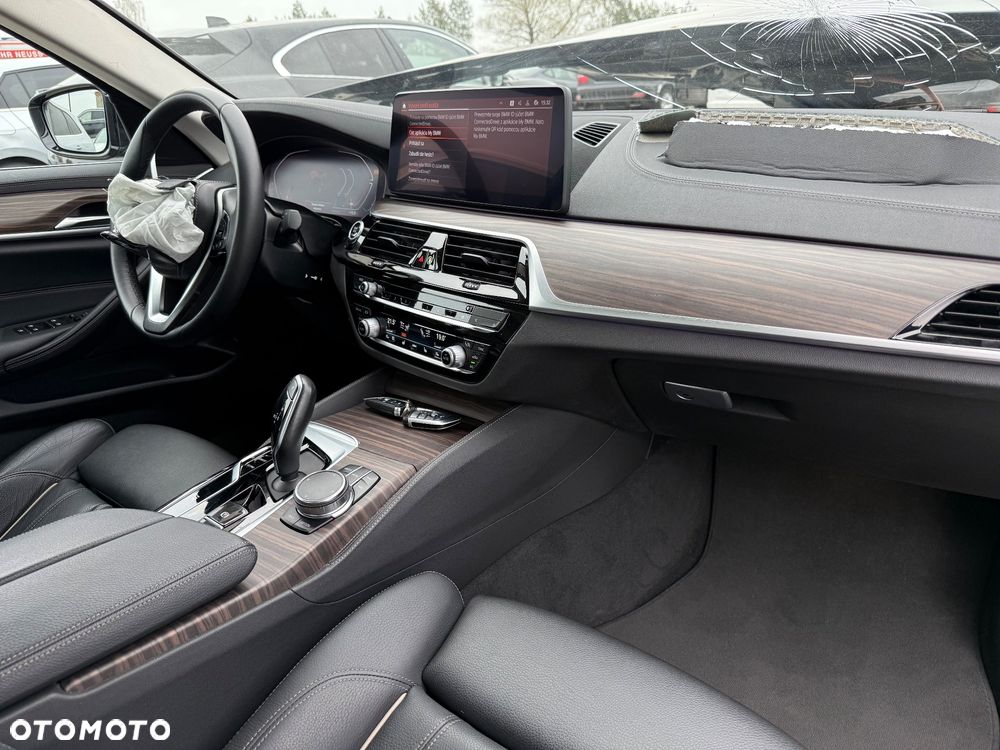 BMW Seria 5 530d xDrive Luxury Line - 30