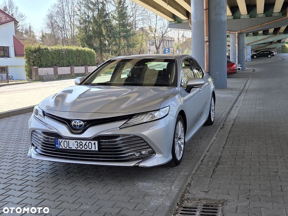Toyota Camry 2.5 Hybrid Executive CVT - 2