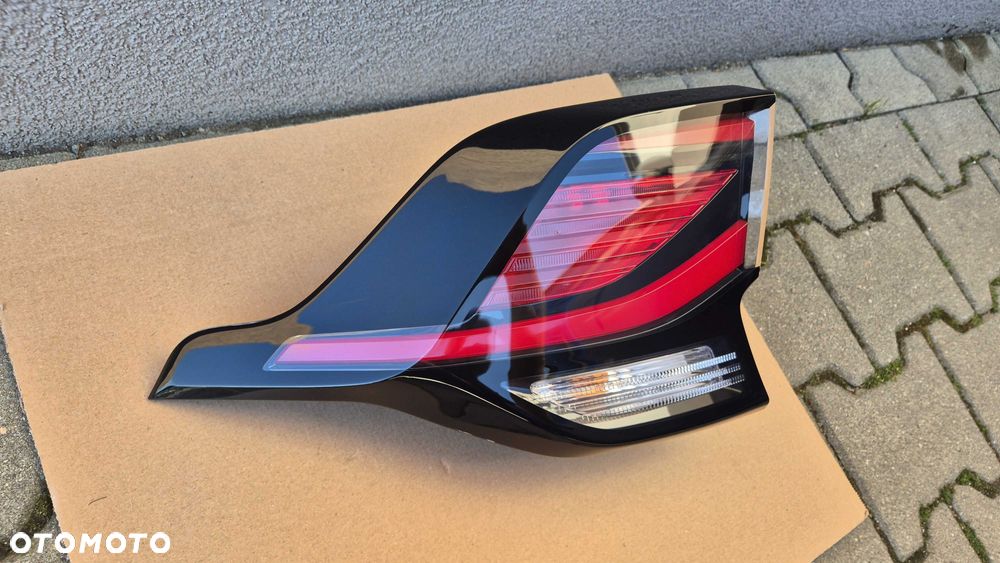 Lampa tylna LED LEWY TYŁ Kia Sportage V 5 2021- OE 92401-R2000 EU ORYG - 2