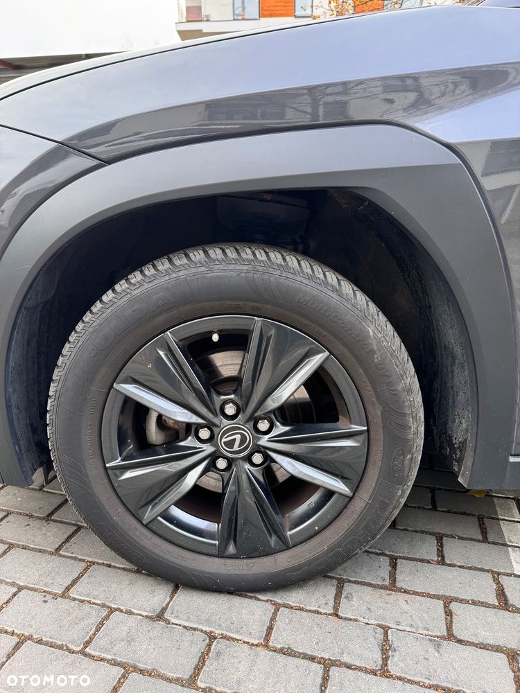 Lexus UX - 7