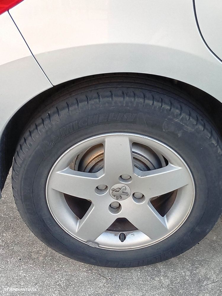 Peugeot 207 1.4 16V Sport - 12