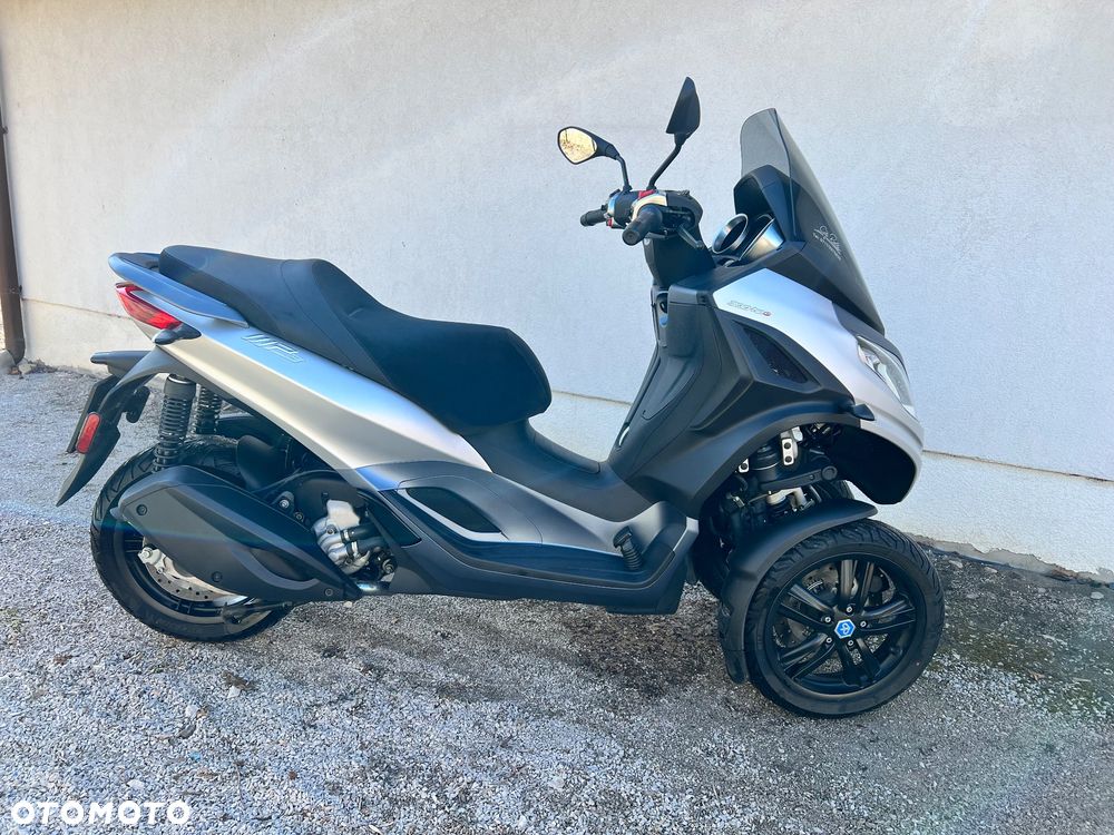 Piaggio MP-3 - 3