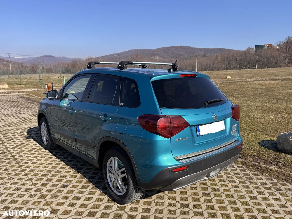 Suzuki Vitara 1.4 Boosterjet AllGrip MHEV Spirit - 4