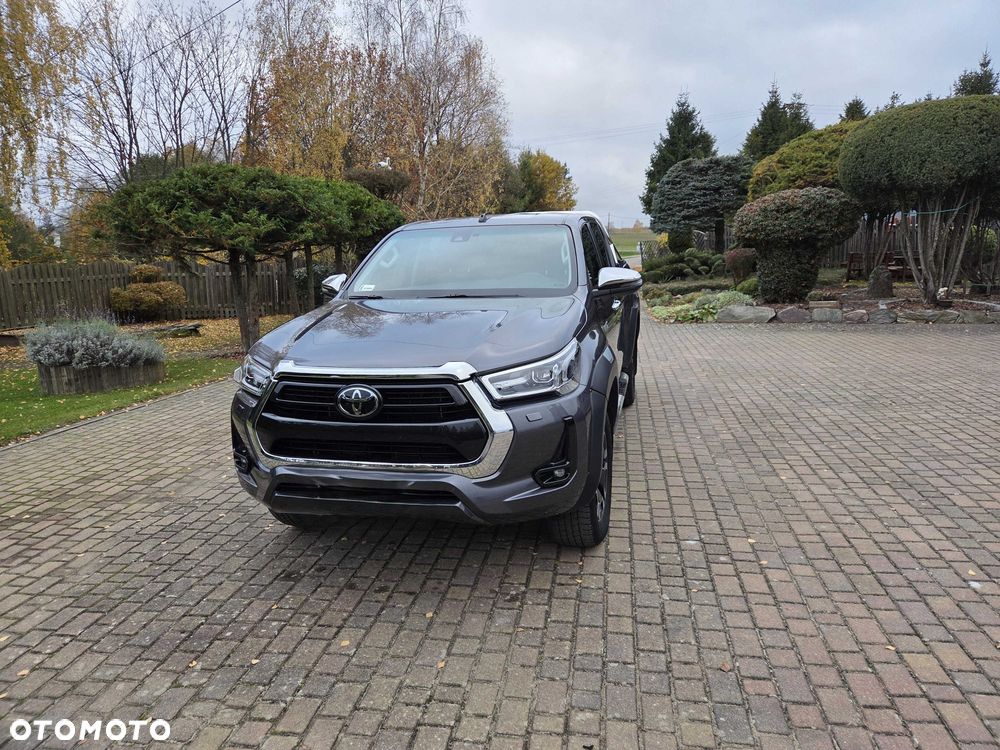 Toyota Hilux - 1