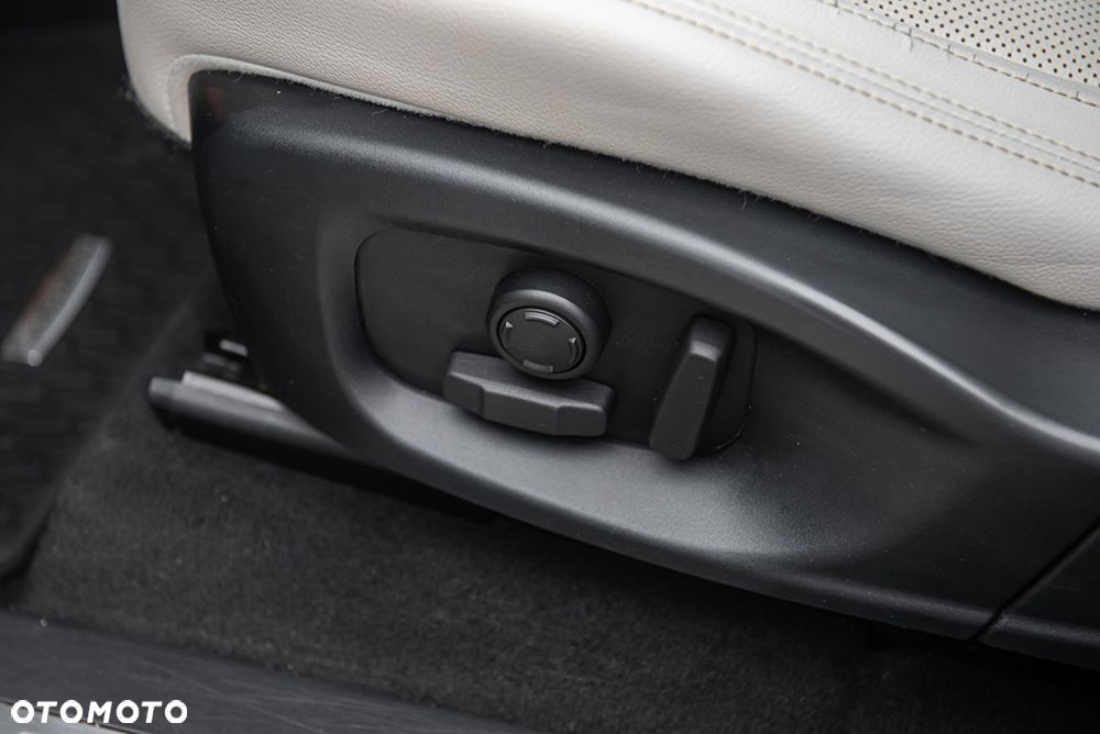 Jaguar F-Pace 2.0 i4D AWD Prestige - 19