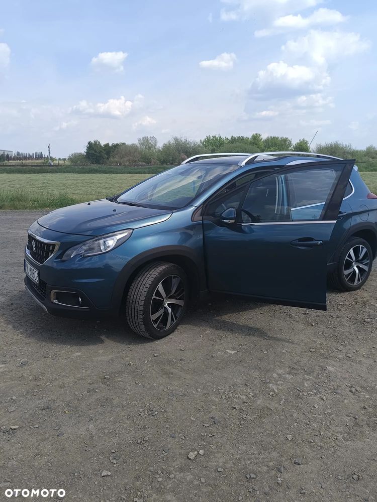 Peugeot 2008 1.2 Pure Tech Allure S&S - 2