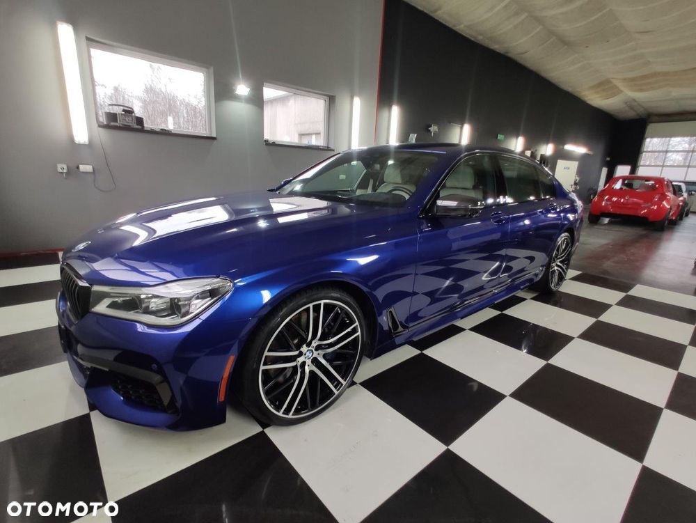 BMW Seria 7 750i - 11