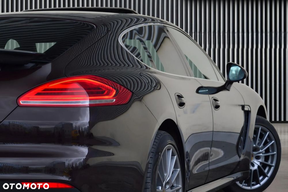 Porsche Panamera 4S - 10