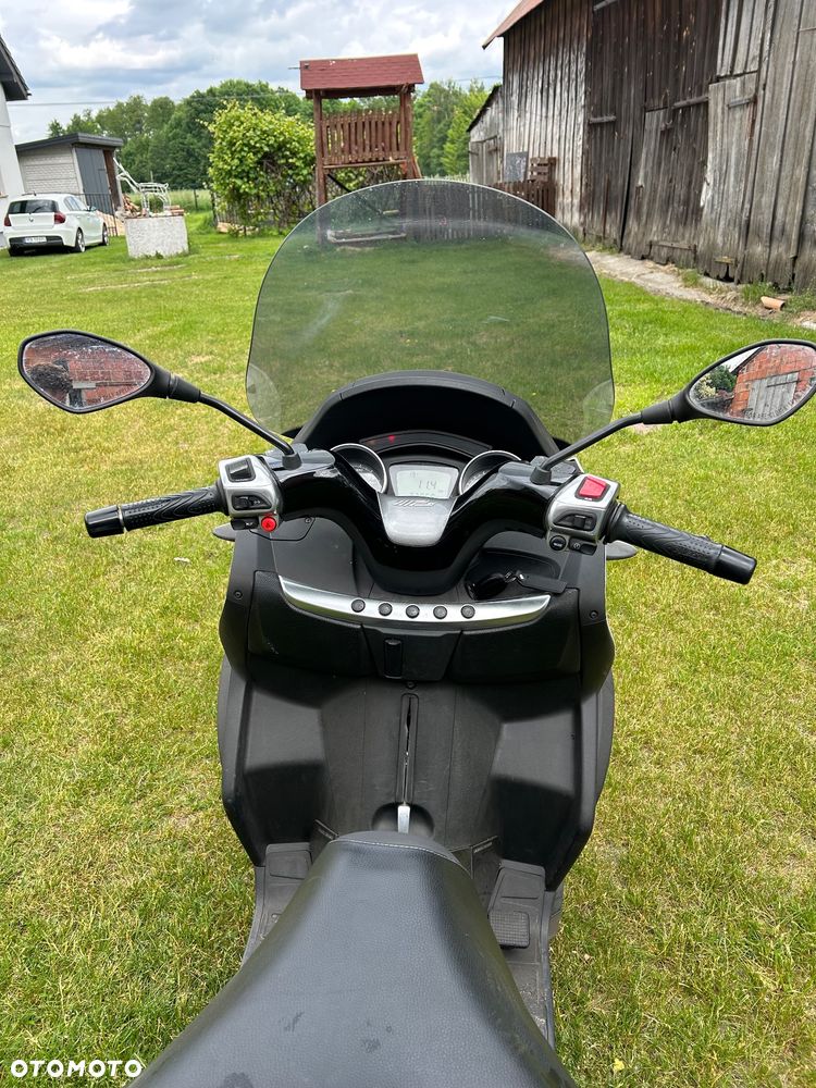 Piaggio MP-3 - 8