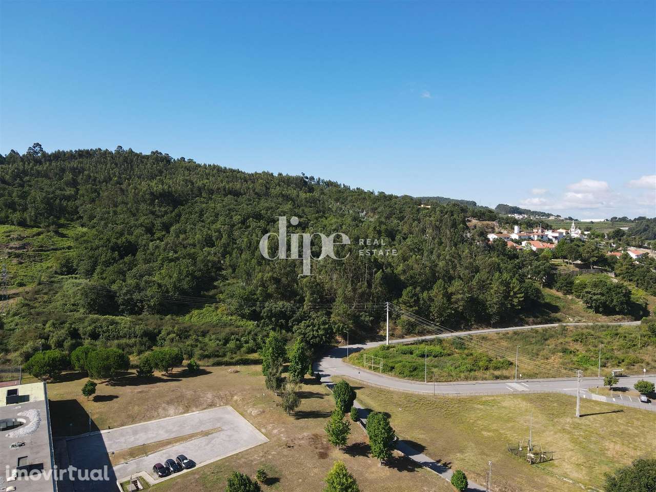 Terreno com 116.700 m2 para construção de moradias - Grande imagem: 2/17