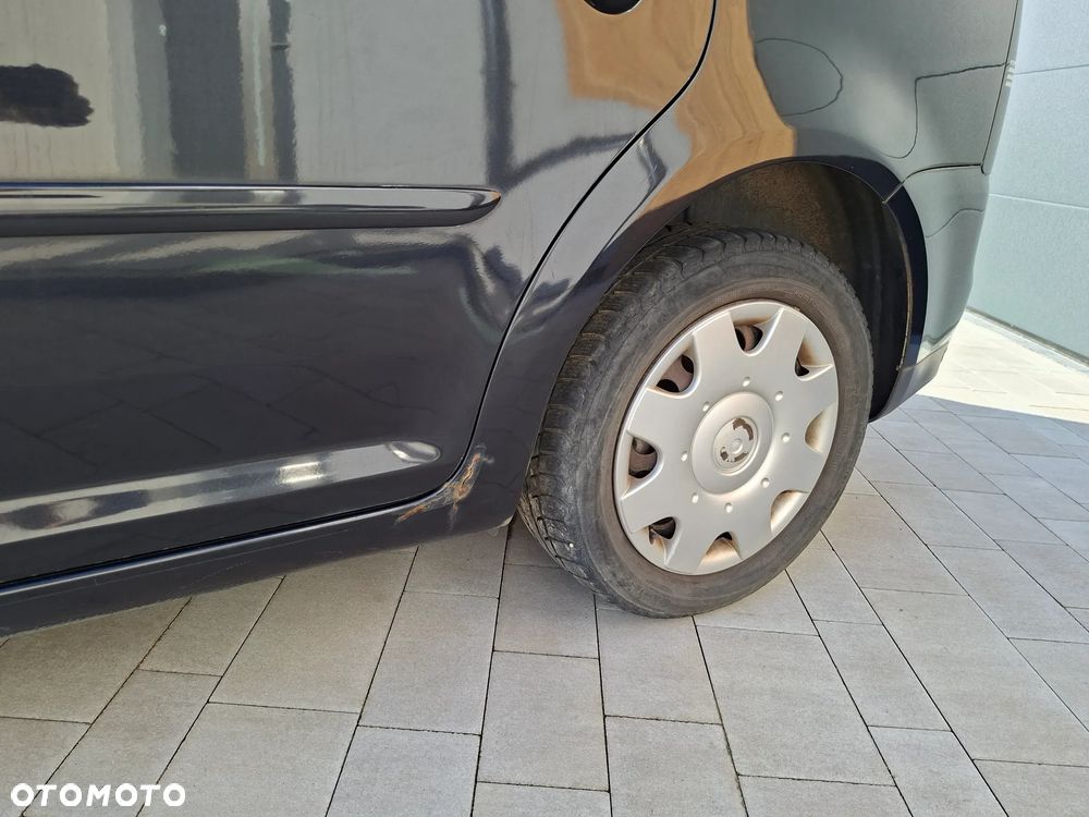 Volkswagen Touran - 10
